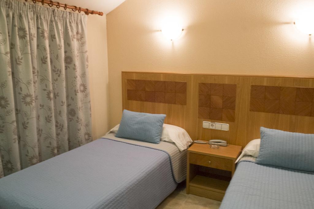 Hostal Azul El Molar Buitenkant foto